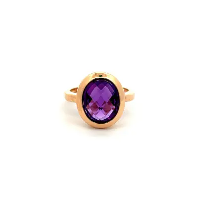 Gold Ring with Oval Amethyst