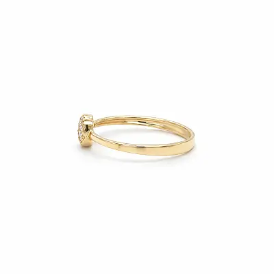 Elegant Gold Ring with Sparkling Zirconia