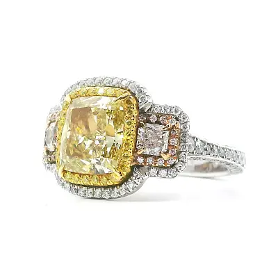 Gold Ring with Fancy Yellow Diamond