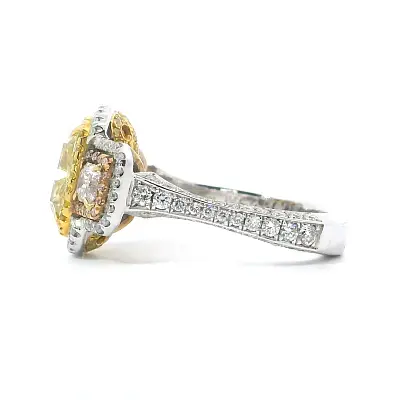 Gold Ring with Fancy Yellow Diamond