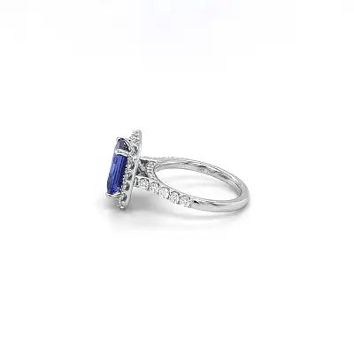 Gold Ring with Tanzanite and Diamonds