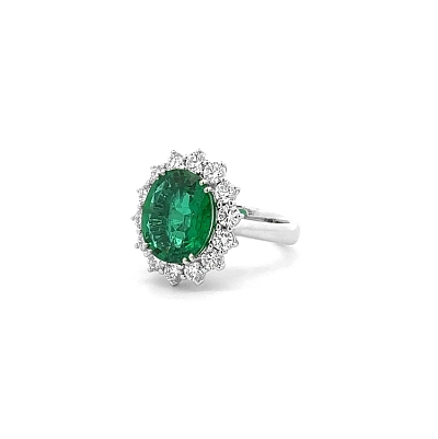 Gold Ring with Emerald and Diamonds