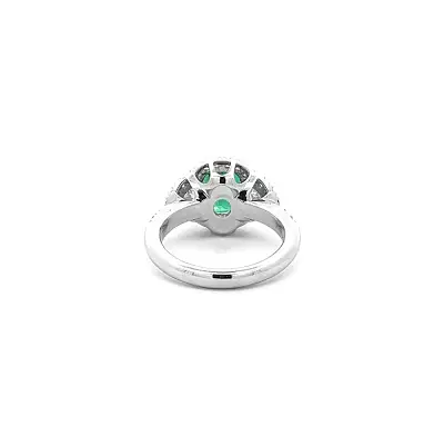 Gold Ring with Emerald and Diamonds