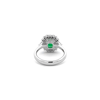 Gold Ring with Emerald and Diamonds