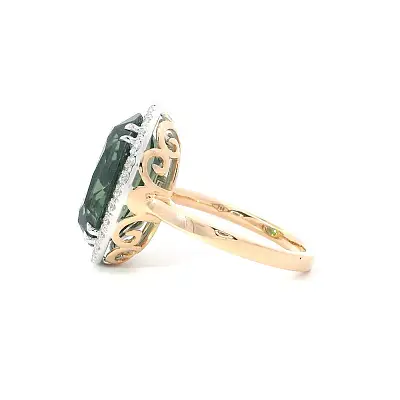 Luxury Ring with Green Tourmaline and Diamonds