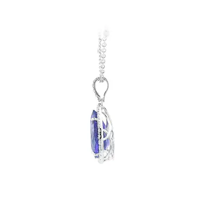 Elegant Combination of Tanzanite and Diamonds in a Unique Design