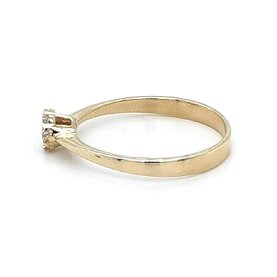 Gold Ring with Zircons