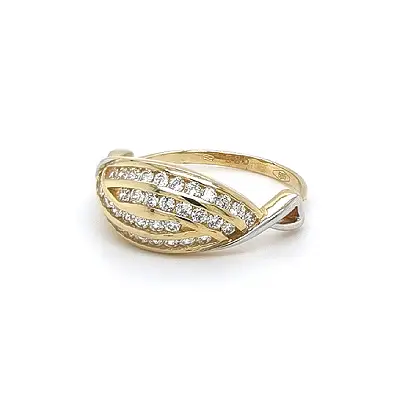 Ring with Zirconias in Gold Combination