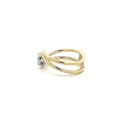 Gold Ring with Zircons