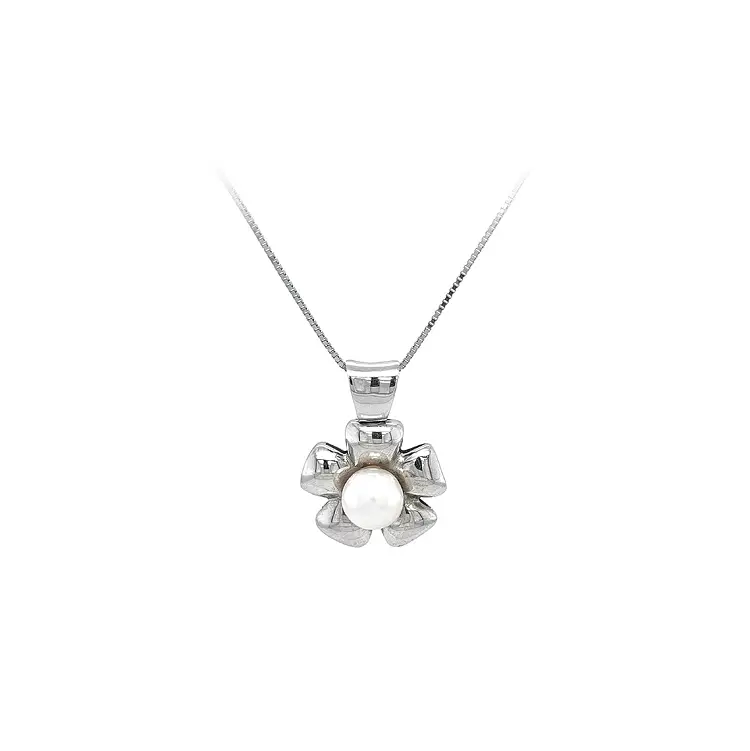 Exclusive White Gold Pendant with Pearl