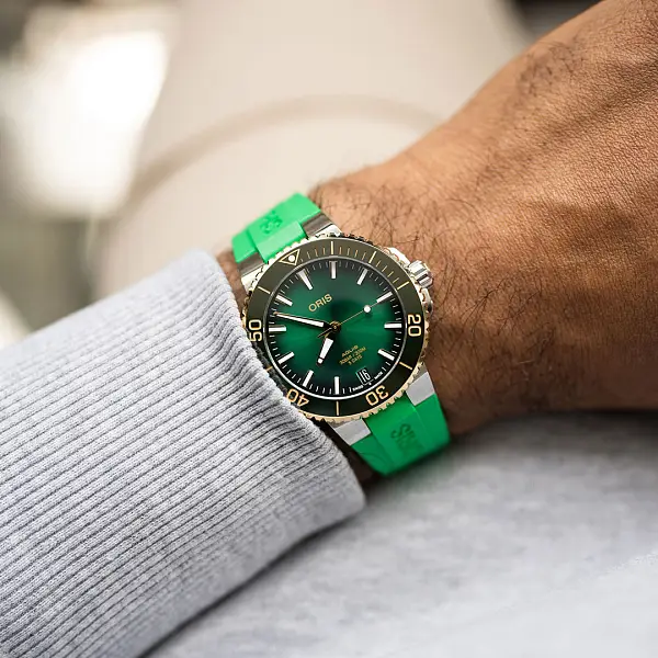 Oris Aquis Date Caliber 400 01 400 7769 6357-07 4 22 77FC