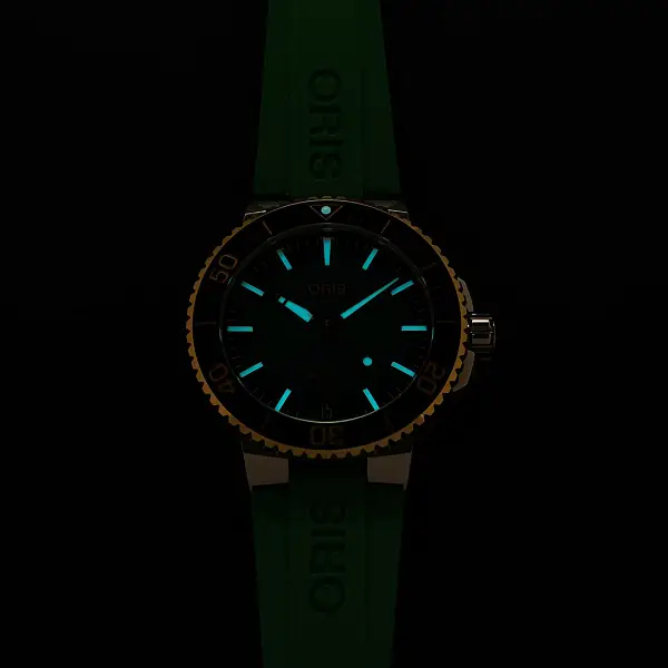 Oris Aquis Date Caliber 400 01 400 7769 6357-07 4 22 77FC