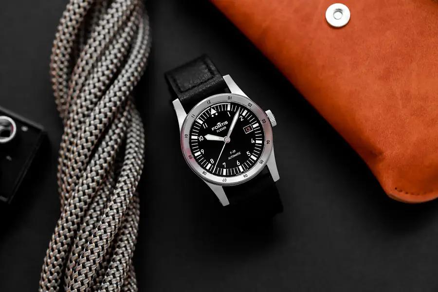 Fortis Flieger F-39 Black on Aviator Strap F4220016