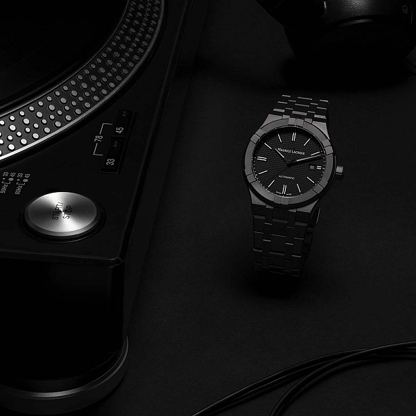 Maurice Lacoix Aikon Automatic Ceramic 42mm AI6008-CRM22-330-2