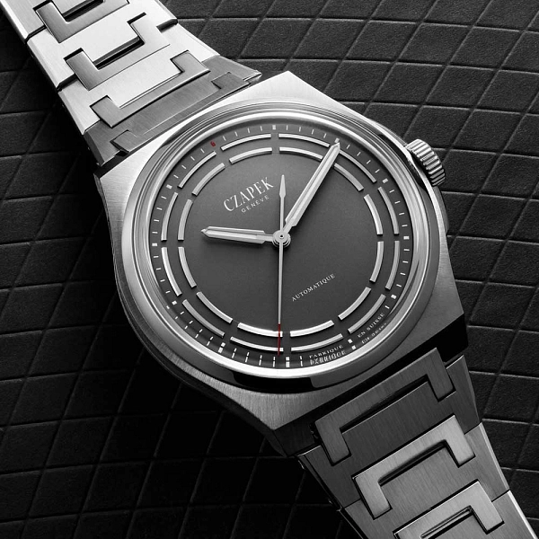 Cap Antarctique Titanium Dark Sector