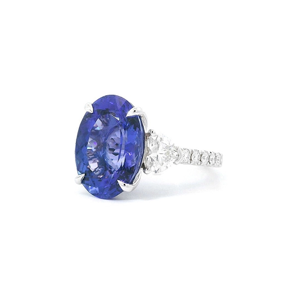 White Gold Ring with Tanzanite and Diamonds in Heart Shape