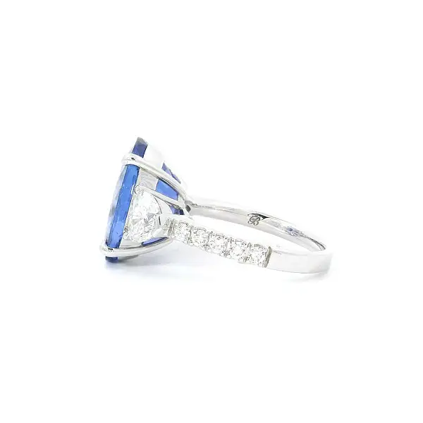 White Gold Ring with Tanzanite and Diamonds in Heart Shape