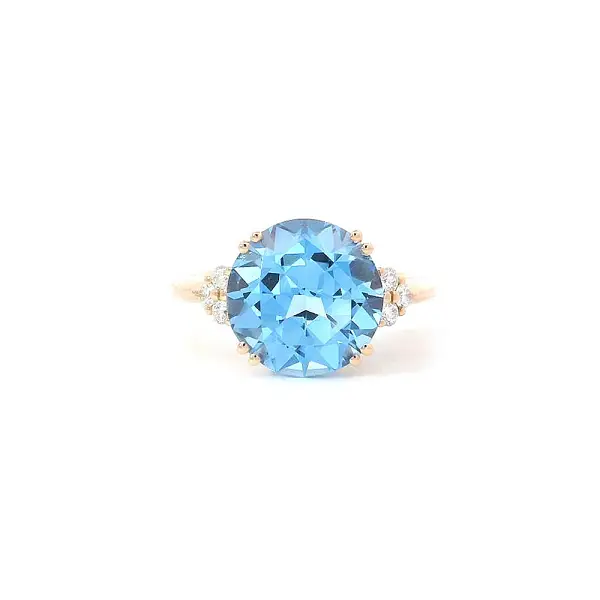 Luxury Ring with Blue Topaz and Diamonds in Rose Gold