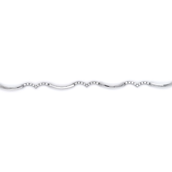 Elegant women’s white gold necklace with zirconia