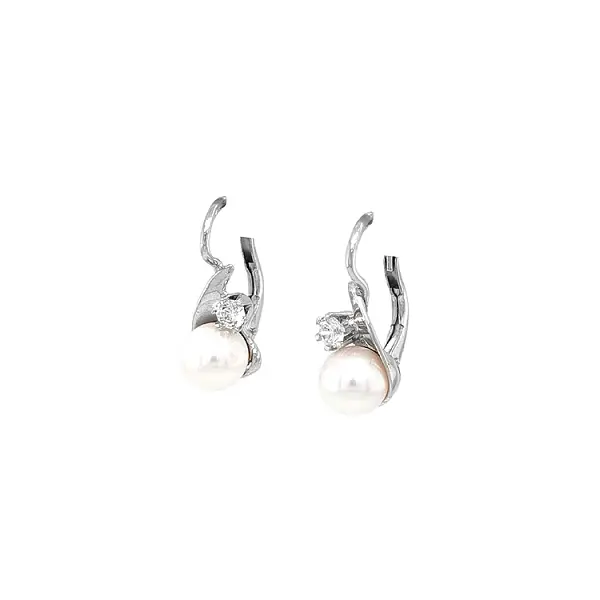 Elegant earrings with pearl and zirconia