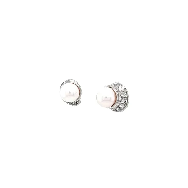Elegant white gold earrings with pearl and zirconia