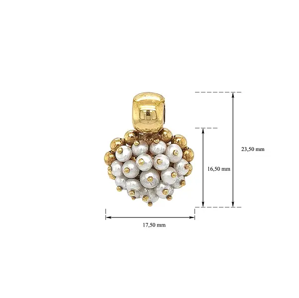 Stylish pendant with classic white pearls