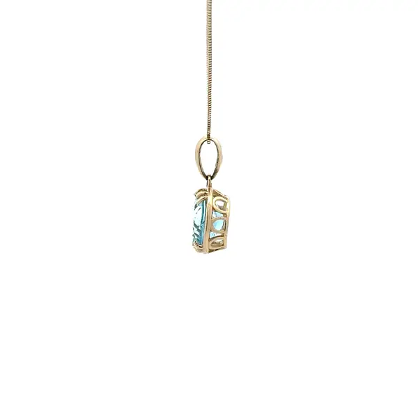 Exclusive Gold Pendant with Blue Topaz
