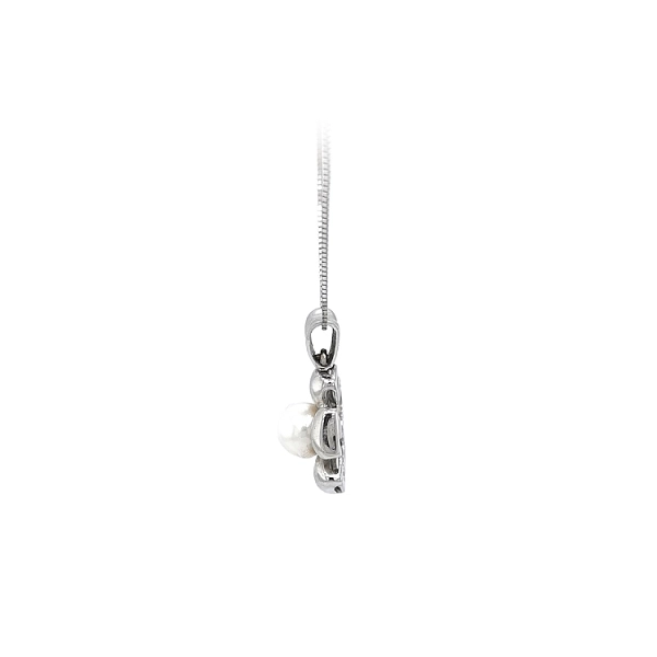 Exclusive White Gold Pendant with Pearl