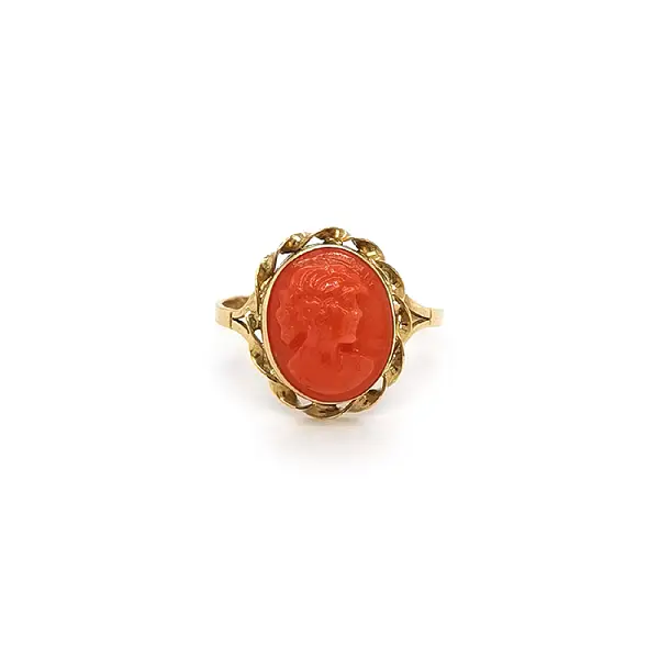 Exclusive Gold Ring with Cameo