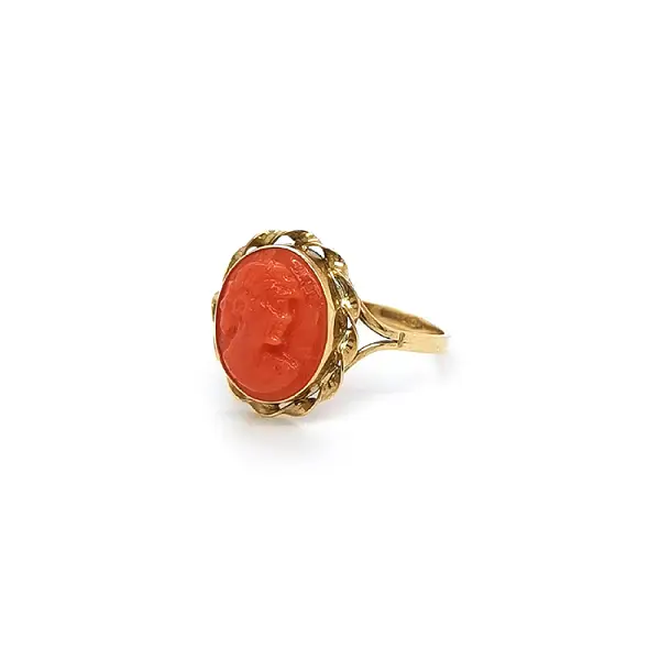 Exclusive Gold Ring with Cameo