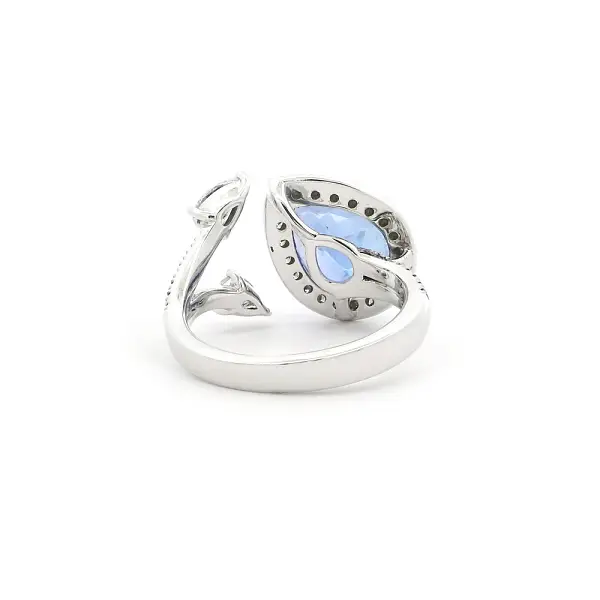 White Gold Ring with Pear-Shaped Tanzanite and Diamonds