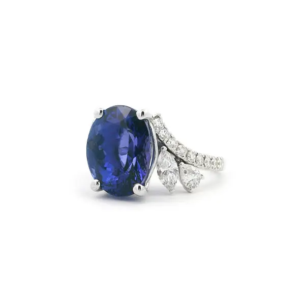 White Gold Ring with Oval Tanzanite and Diamonds