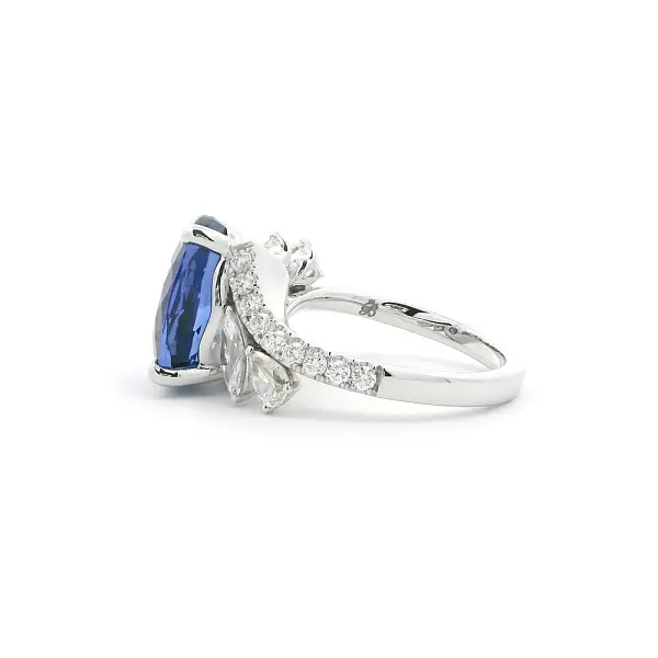 White Gold Ring with Oval Tanzanite and Diamonds