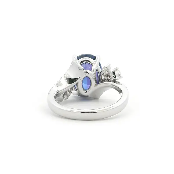 White Gold Ring with Oval Tanzanite and Diamonds
