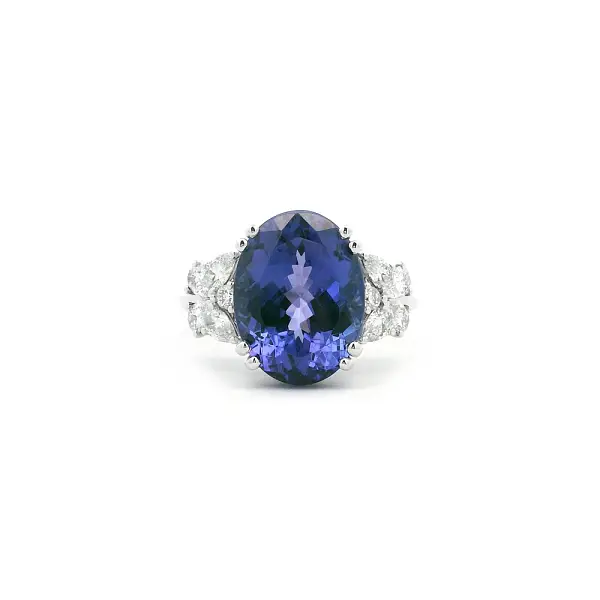 White Gold Ring with Tanzanite and Diamonds