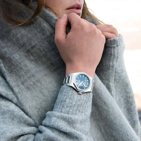 Girard-Perregaux Laureato 80189D11A431-11A