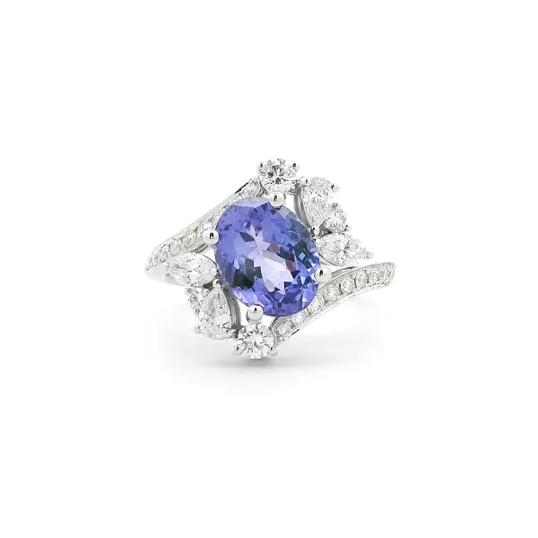 Ring with Tanzanite and Diamonds in 18K White Gold