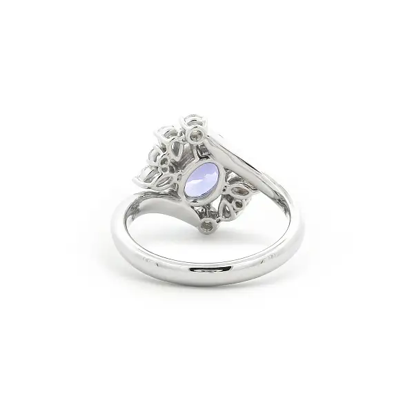 Ring with Tanzanite and Diamonds in 18K White Gold