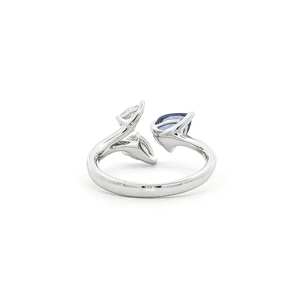 White Gold Ring with Pear-Shaped Tanzanite and Diamonds