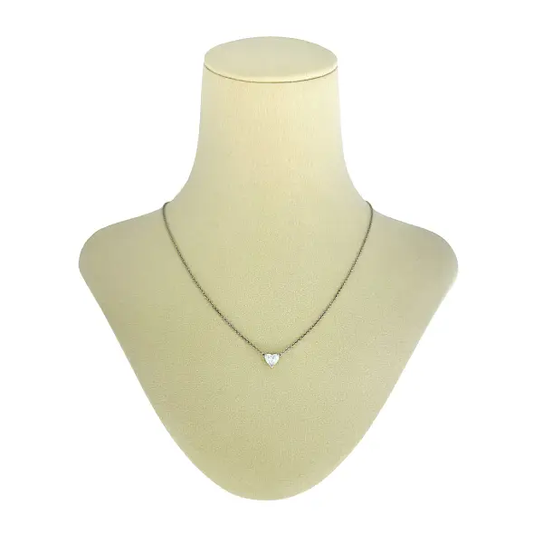 White Gold Necklace with Heart-Shaped Diamond