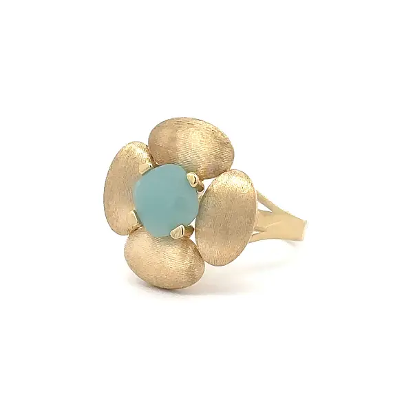 Gold ring with cushion-cut aquamarine