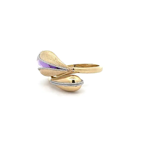 Gold ring with amethyst – organic two-tone design
