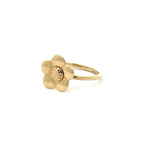 Gold Ring with Floral Motif