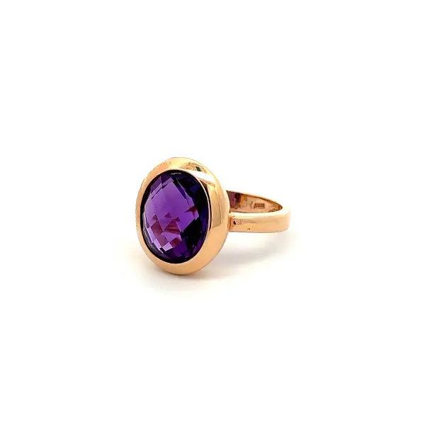 Gold Ring with Oval Amethyst