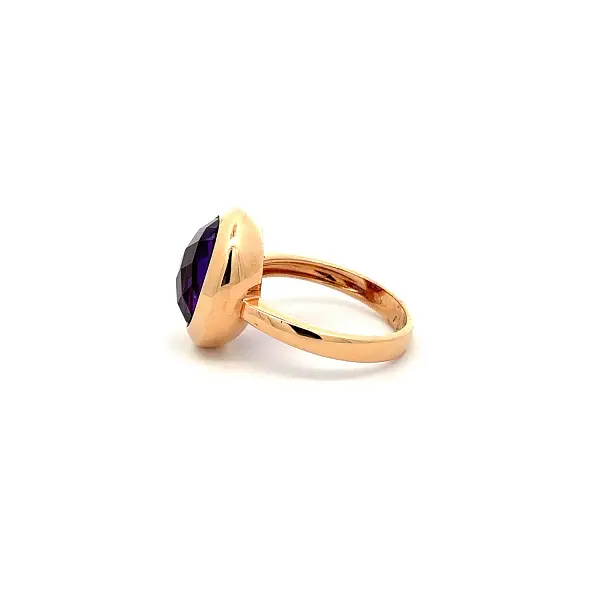 Gold Ring with Oval Amethyst