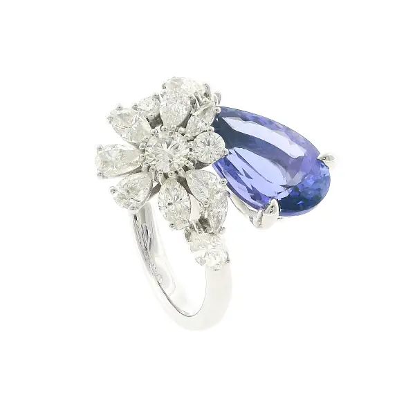 Exclusive ring with natural 4.78 ct tanzanite and diamonds in white gold