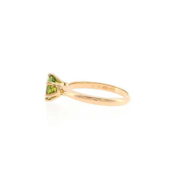 Ring in 18k rose gold with peridot 1.35 ct