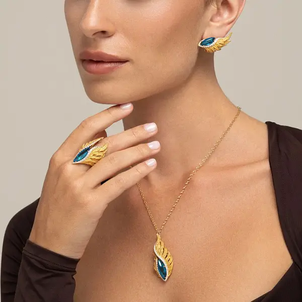 Carrera y Carrera Hechizo Armonia Earrings