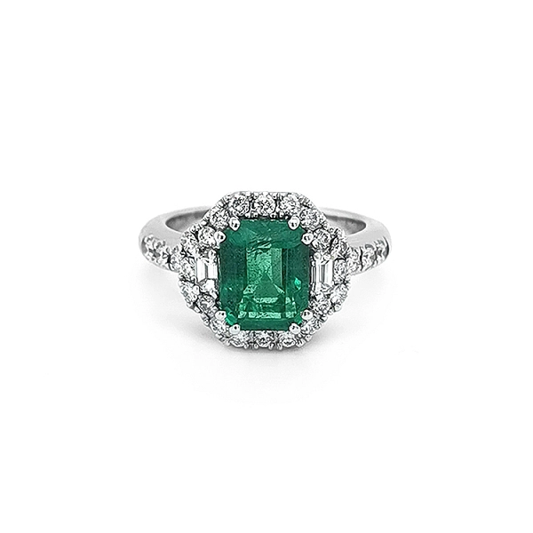 Gold Ring with Emerald and Diamonds