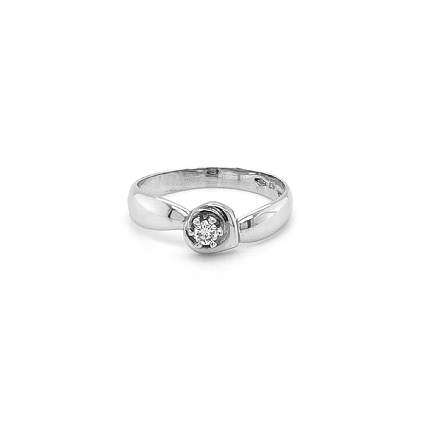 Gold Engagement Ring with Diamond